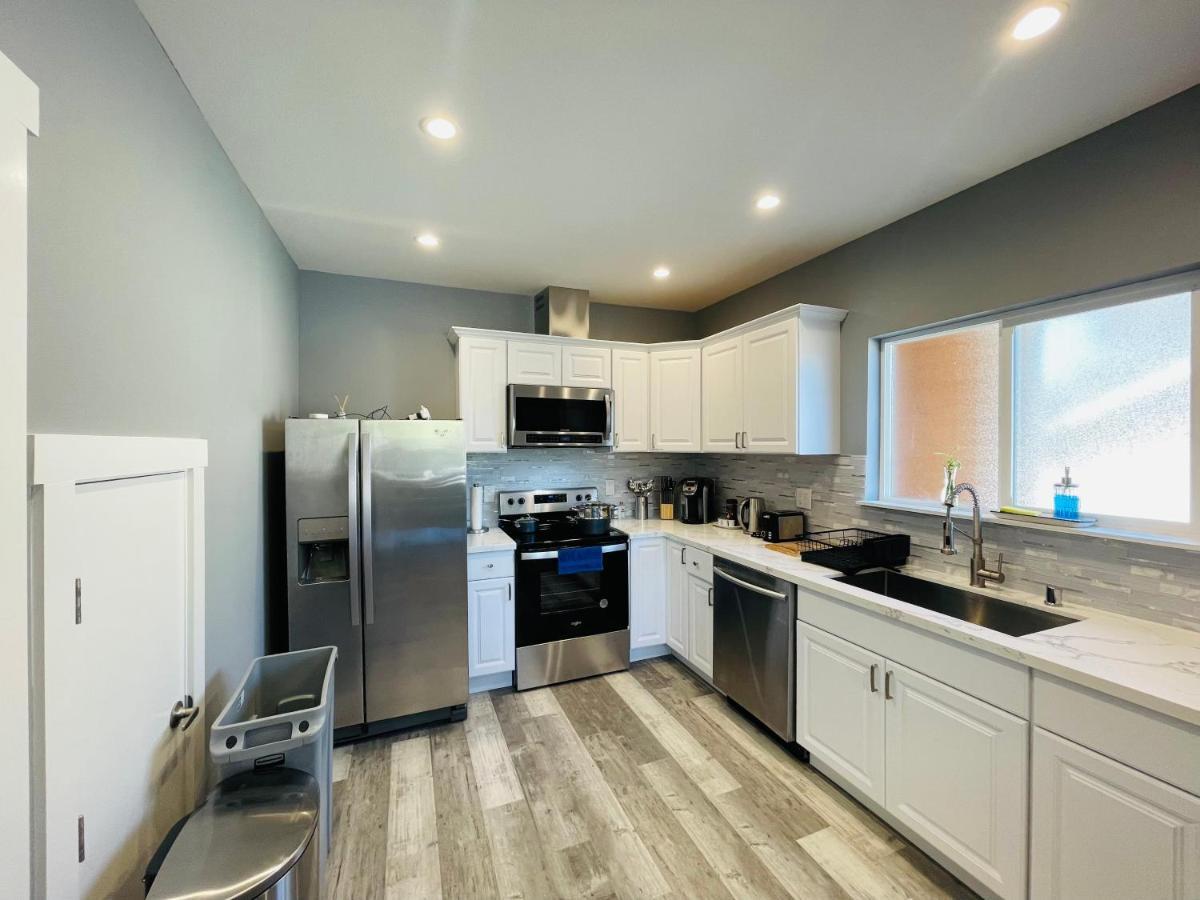 Green Lake 1St Line Home A With Central Air Conditioners 西雅图 外观 照片