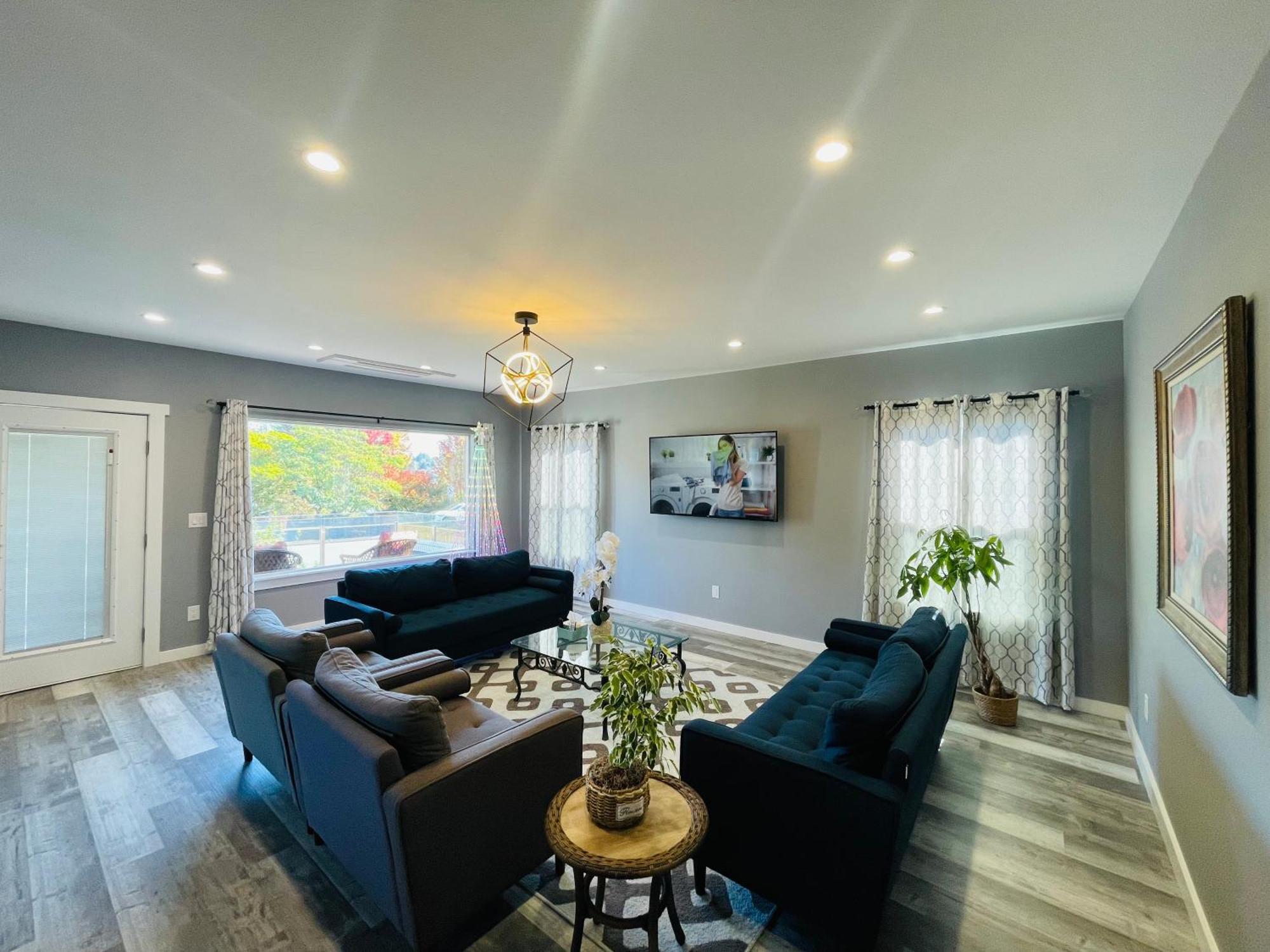 Green Lake 1St Line Home A With Central Air Conditioners 西雅图 外观 照片